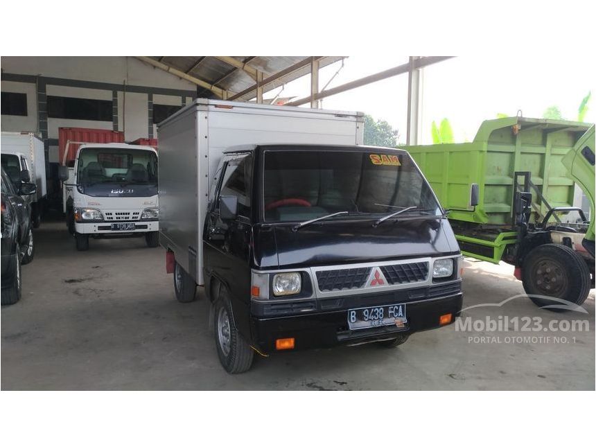 2010 Mitsubishi Colt L300 Box