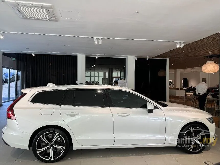 2023 Volvo V60 Recharge T8 PHEV Wagon