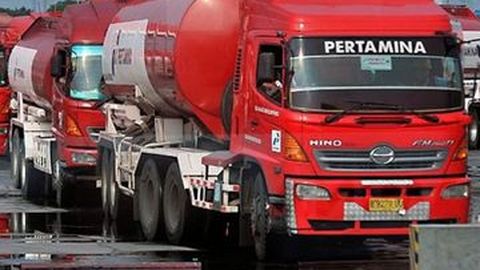 Pertamina Terbangkan Mobil Tangki Dispenser ke Palu