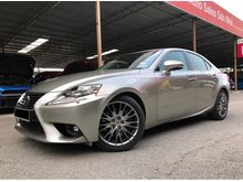 2016 Lexus IS200t 2.0 Premium (A) 8 SPEED TURBO LOCAL LEXUS MALAYSIA LOW MILEAGE 31K REGISTER 2016