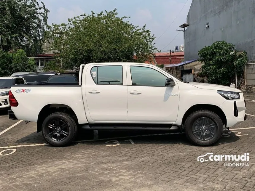 2025 Toyota Hilux G Double Cab 4X4 Pickup
