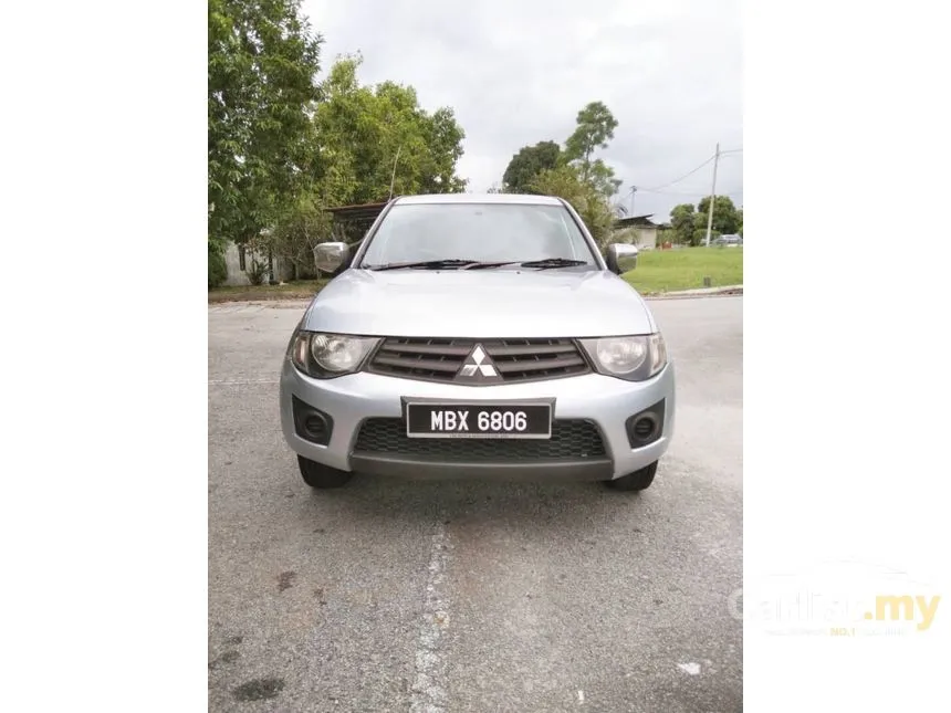 2010 Mitsubishi Triton Lite Dual Cab Pickup Truck