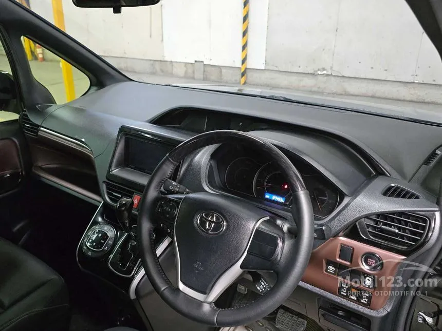 2020 Toyota Voxy MPV