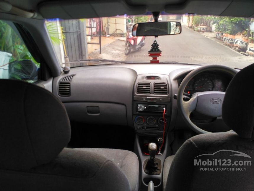 Jual Mobil Hyundai Accent Verna 2002 GLS 1.5 di DKI ...