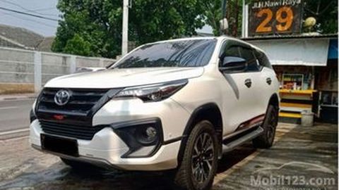 Toyota Fortuner Bekas 2019, Mulus dan Jok Masih Ditutup Plastik