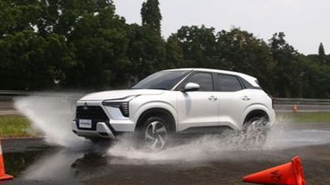 Salah Satu dari 4 Drive Mode Mitsubishi XForce Pas Digunakan Saat Musim Hujan