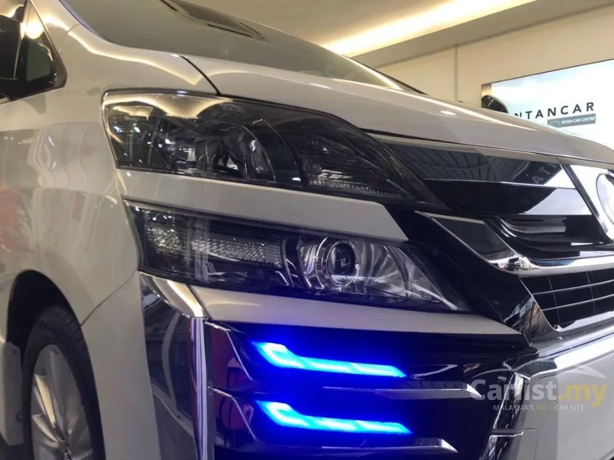 2011 Toyota Vellfire Z MPV