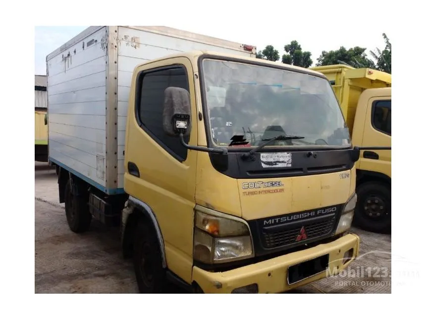 2011 Mitsubishi Colt Trucks