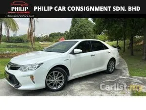 2018 Toyota Camry 2.5 Hybrid Luxury Sedan