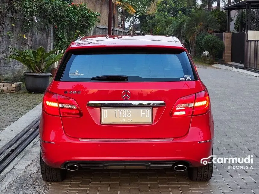 2012 Mercedes-Benz B200 Urban Hatchback