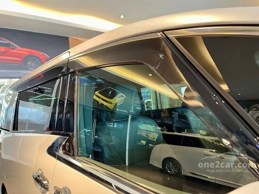 2024 Toyota Alphard HEV Van