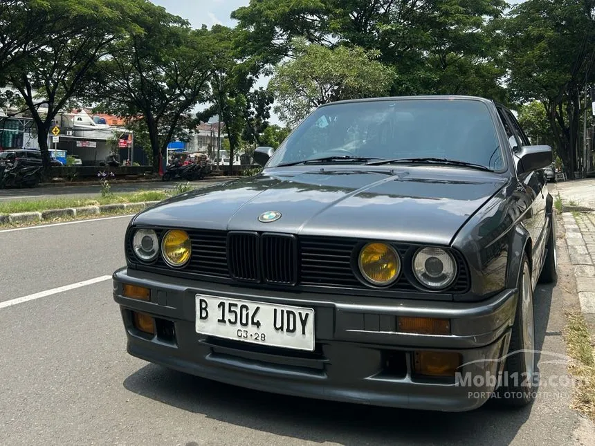 Jual Mobil BMW 318i 1989 1.8 Manual 1.8 di DKI Jakarta Manual Sedan Abu