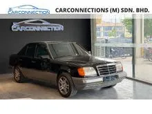 1992 Mercedes-Benz W124 E220 2.2 - MANUAL