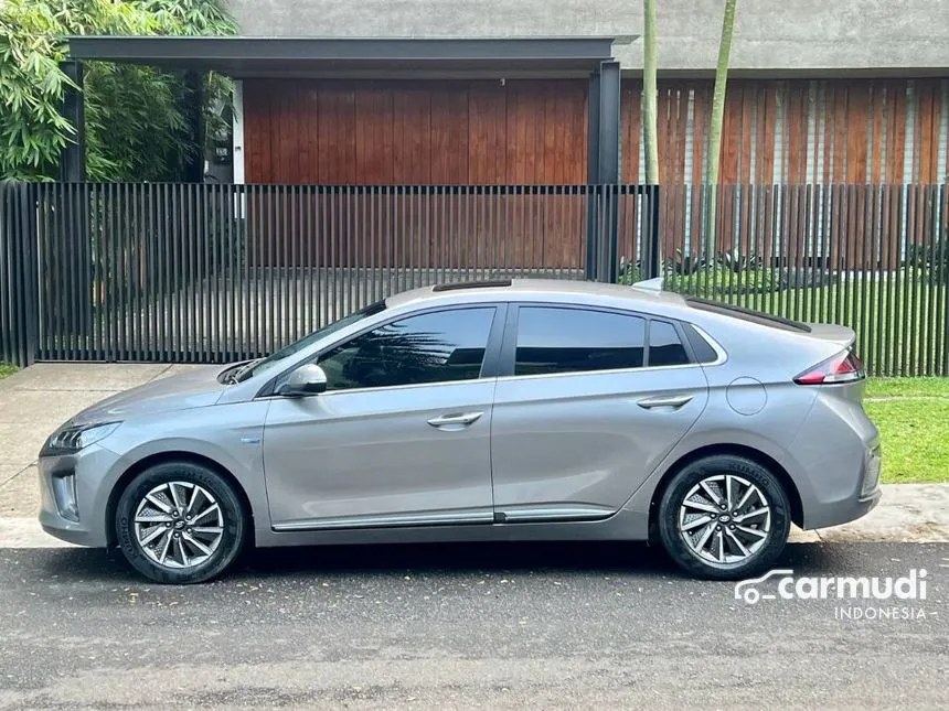 2020 Hyundai IONIQ Signature Coupe