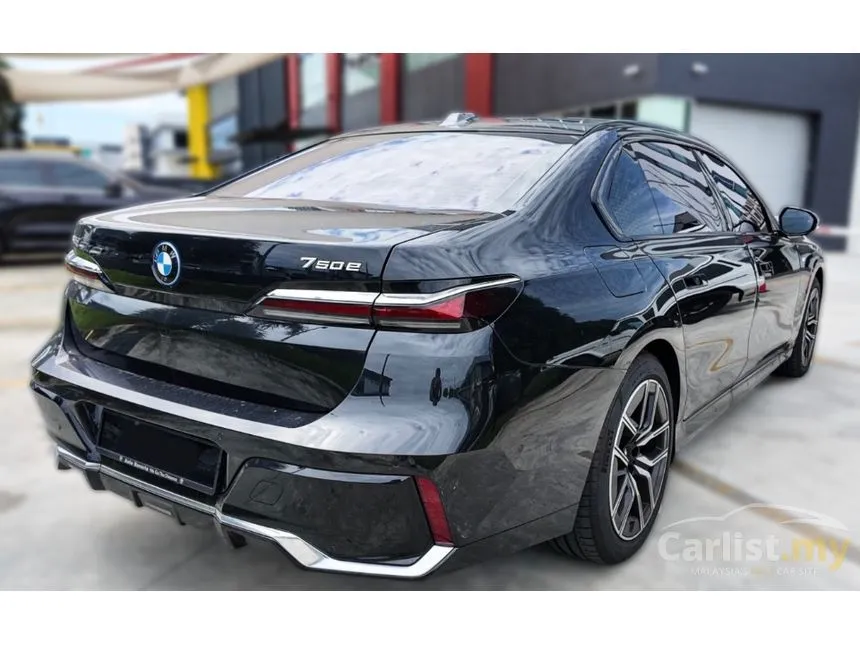 2025 BMW 750e xDrive M Sport Pure Excellence Sedan