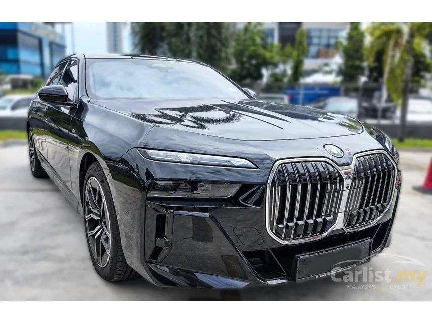 2025 BMW 750e xDrive M Sport Pure Excellence Sedan