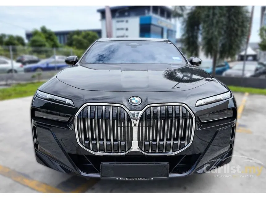 2025 BMW 750e xDrive M Sport Pure Excellence Sedan