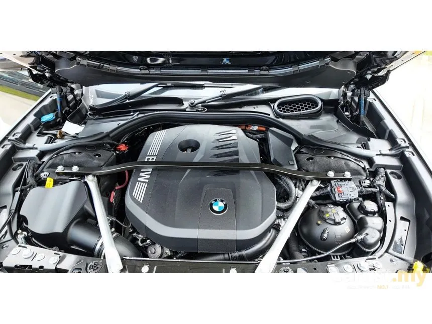 2025 BMW 750e xDrive M Sport Pure Excellence Sedan