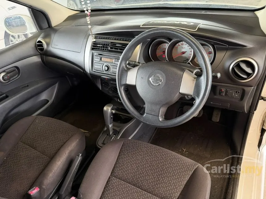 2013 Nissan Grand Livina Luxury MPV