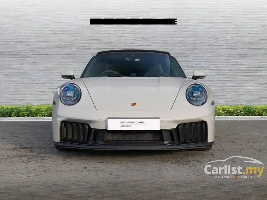 2025 Porsche 911 Carrera 4 GTS Coupe