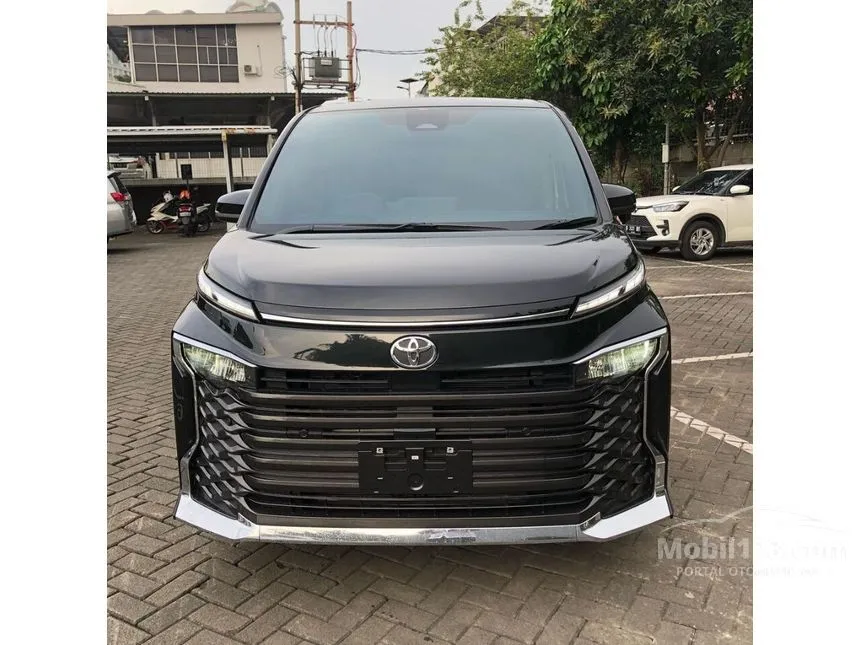 Jual Mobil Toyota Voxy 2023 2.0 di Banten Automatic Van Wagon Hitam Rp 610.800.000