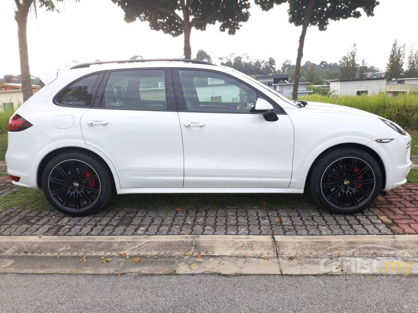 Porsche Cayenne 2012 GTS 4.8 in Selangor Automatic SUV White for RM