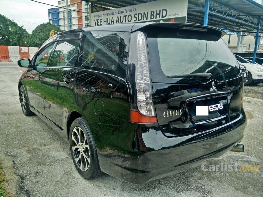 Mitsubishi Grandis 2007 2.4 in Selangor Automatic MPV 