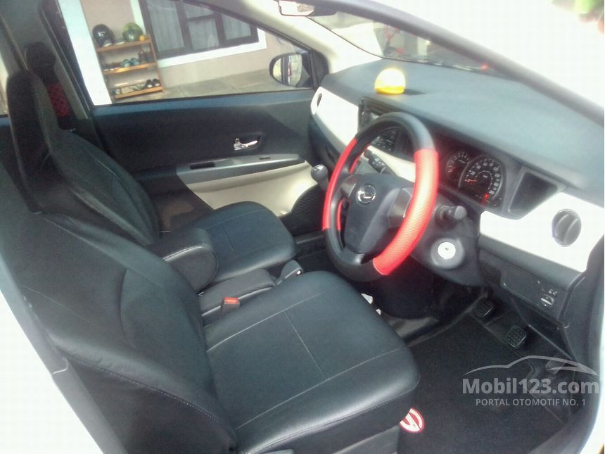 Jual Mobil  Daihatsu Sigra  2019  R 1 2 di Jawa Barat Manual 