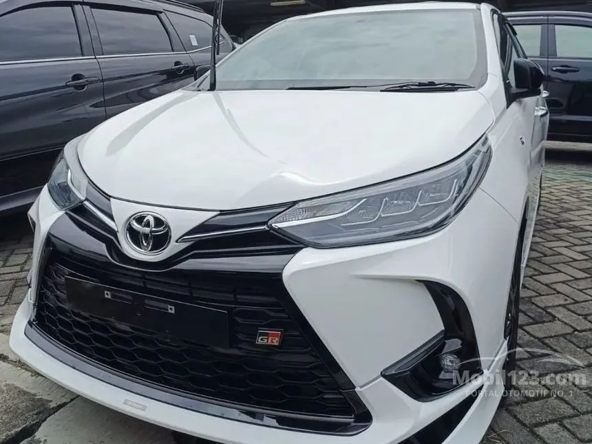 Jual Mobil Toyota Yaris 2023 S GR Sport 1.5 di DKI Jakarta Automatic Hatchback Putih Rp 308.000.000