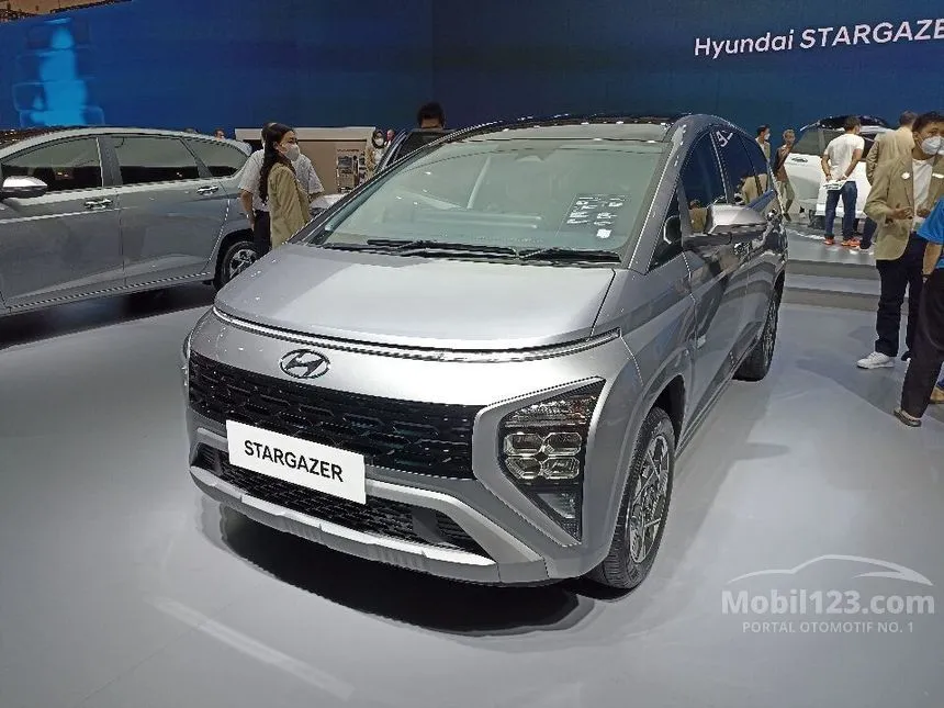 Jual Mobil Hyundai Stargazer 2024 Prime 1.5 di Banten Automatic Wagon Silver Rp 293.900.000
