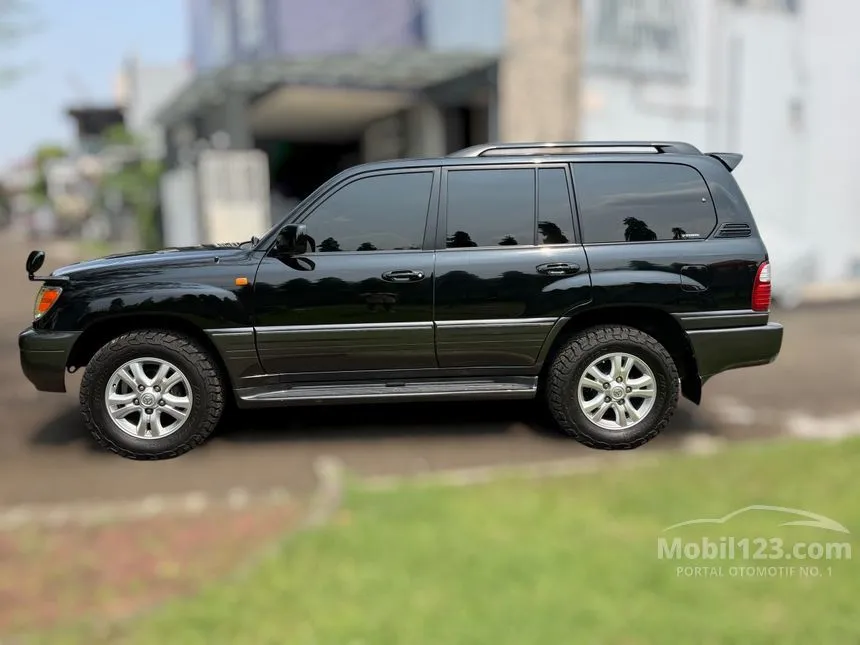 2005 Toyota Land Cruiser Cygnus SUV