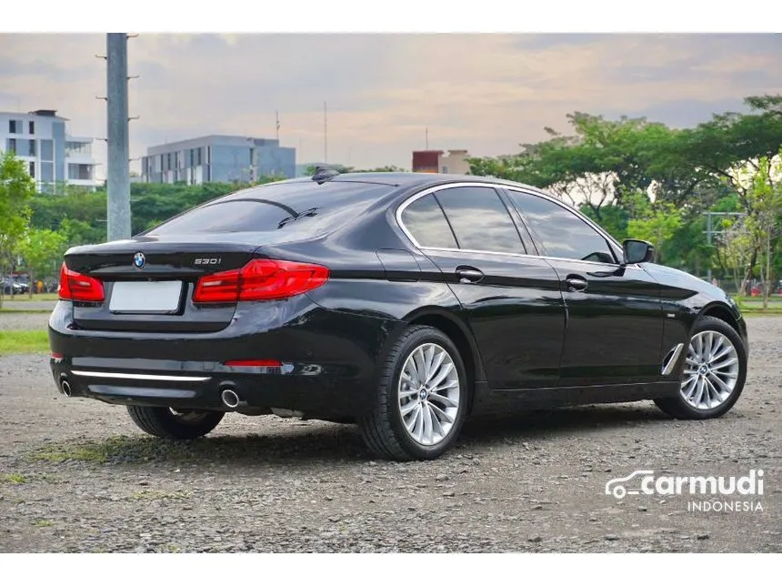 2018 BMW 530i Luxury Sedan