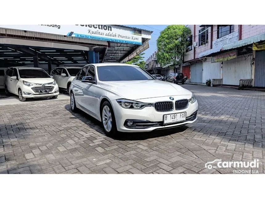 Jual Mobil BMW 320i 2016 Sport 2.0 di Jawa Timur Automatic Sedan Putih Rp 425.000.000