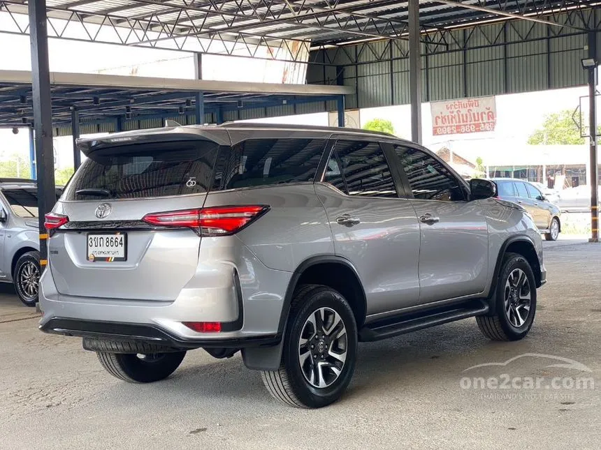2022 Toyota FORTUNER Leader V SUV