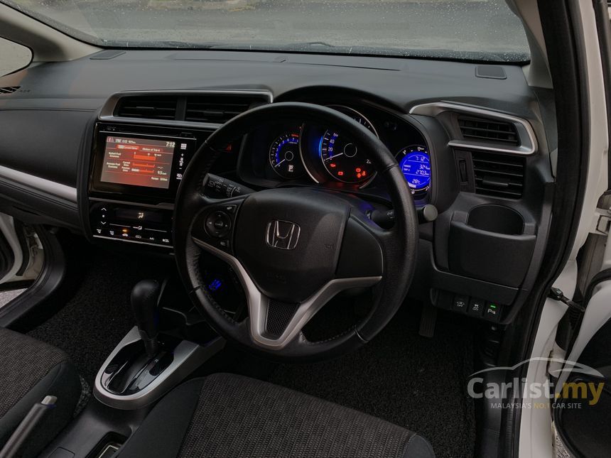 2015 Honda Jazz V i-VTEC Hatchback