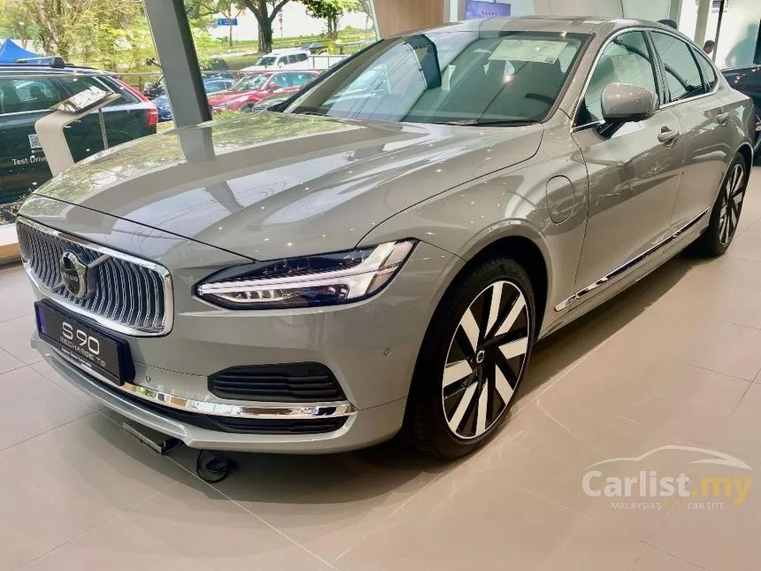 2024 Volvo S90 Recharge T8 PHEV Sedan