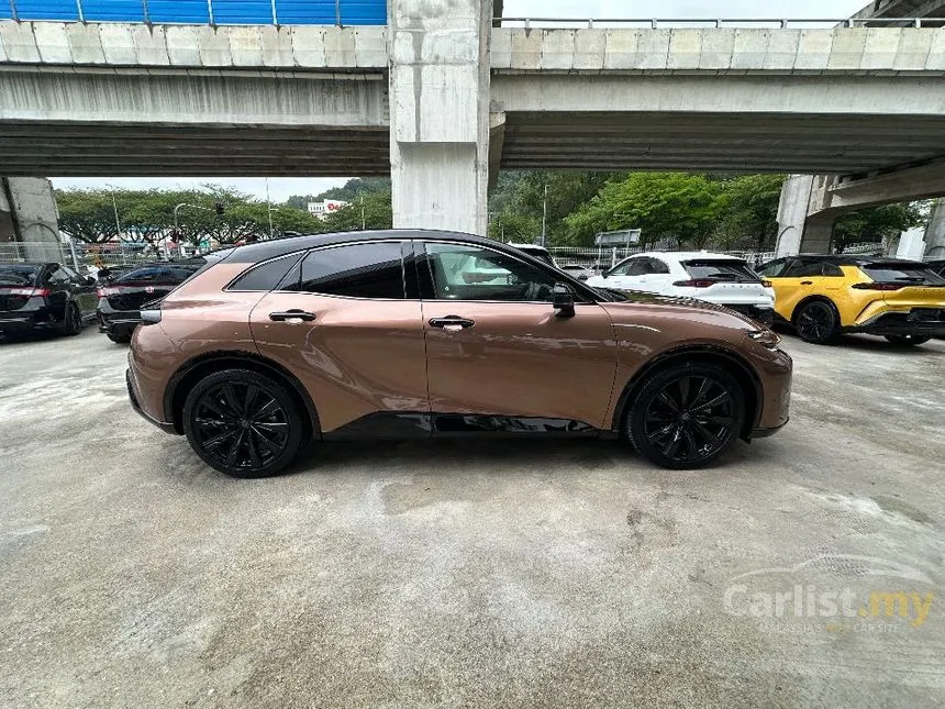 2024 Toyota Crown Sport Z PHEV SUV