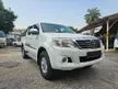 Used ( TIP TOP CONDITION )2012 Toyota Hilux 2.5 ( HIGH LOAN AMOUNT )