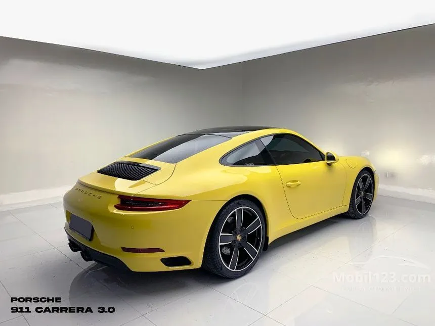 2018 Porsche 911 Carrera Coupe