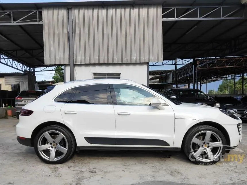 2015 Porsche Macan SUV