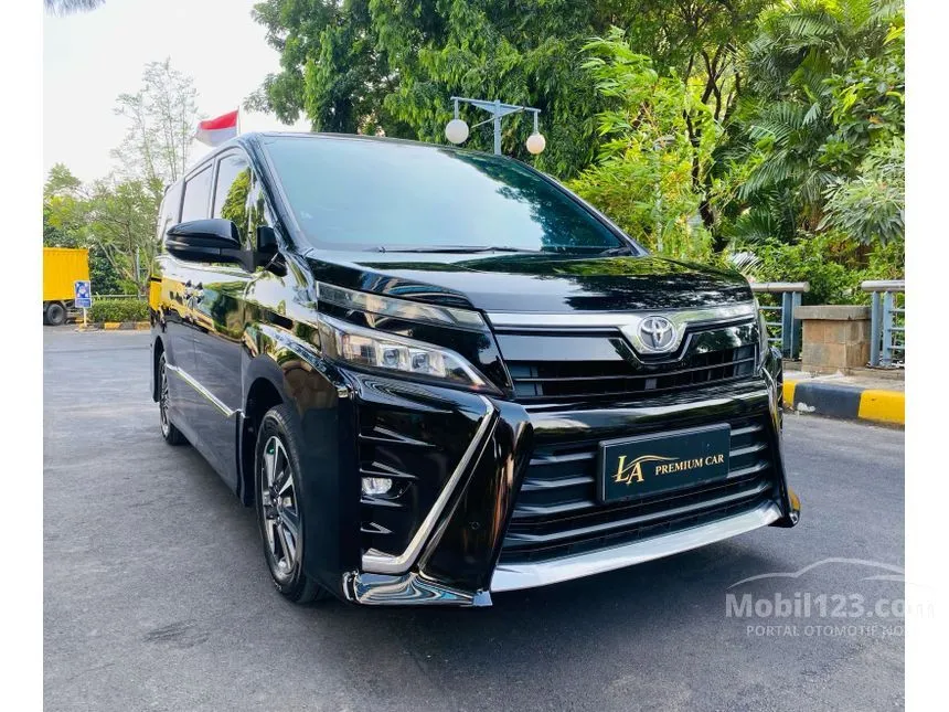2018 Toyota Voxy MPV