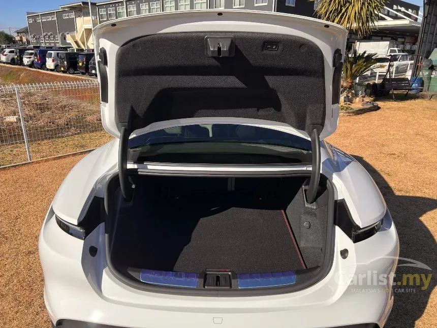 2025 Porsche Taycan Sedan