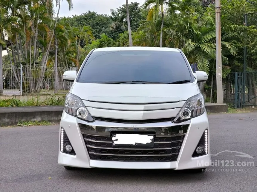 Jual Mobil Toyota Alphard 2013 S 2.4 di Jawa Timur Automatic MPV Putih Rp 330.000.001