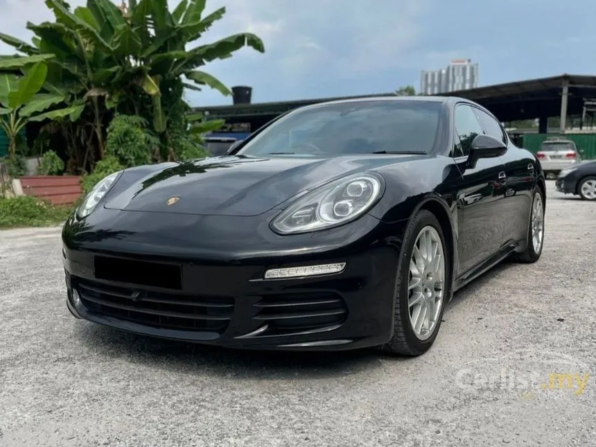 2014 Porsche Panamera 4 Hatchback