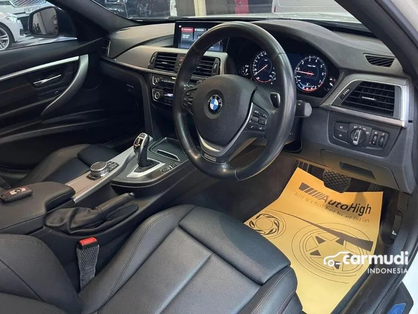 2019 BMW 320i Sport Shadow Edition Sedan