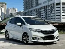 2018 Honda Jazz 1.5 V Hatchback AT WARRANTY + TINTED + FULL TANK + SERVICE +WAX WASH POLISH /Strong Value/Reliable Honda/Comfortable Ride/Smooth Drive