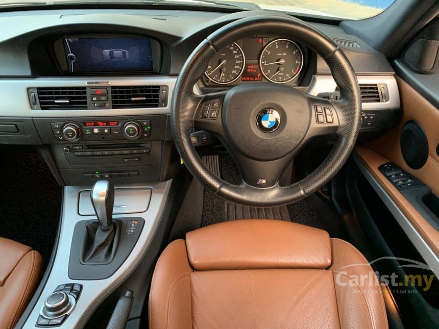 2011 BMW 320i Sports Sedan
