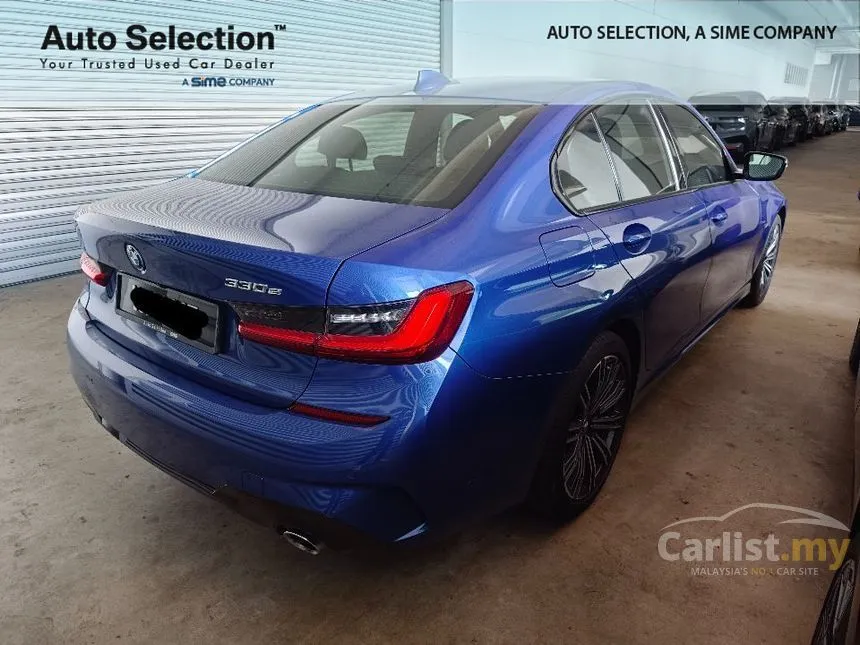 2022 BMW 330e M Sport Sedan