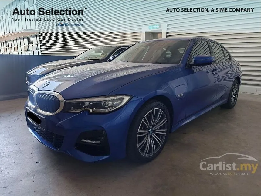 2022 BMW 330e M Sport Sedan
