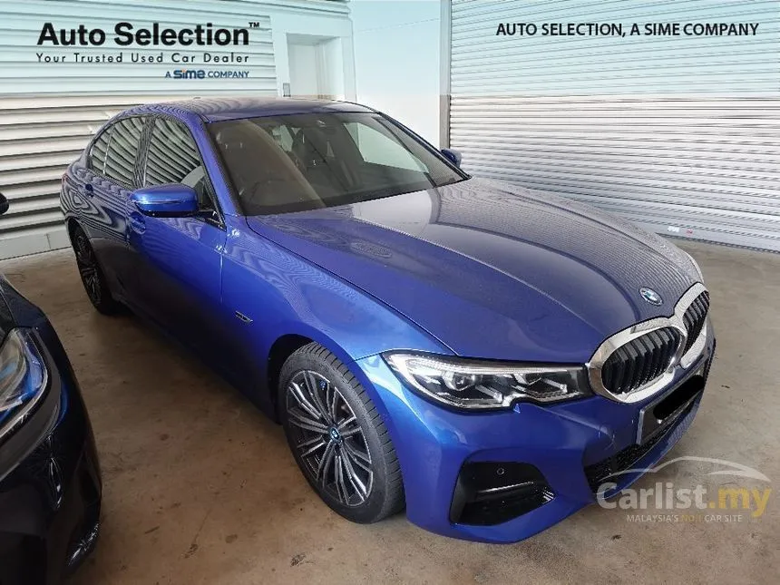 2022 BMW 330e M Sport Sedan